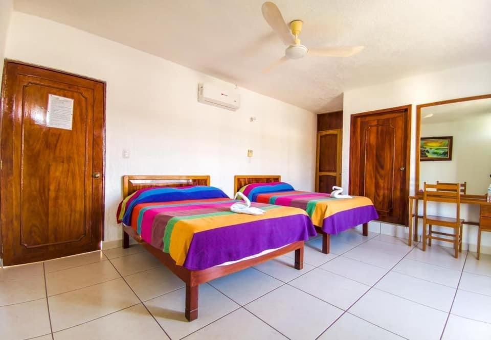 Hotel Martina'S Puerto Escondido  Bagian luar foto